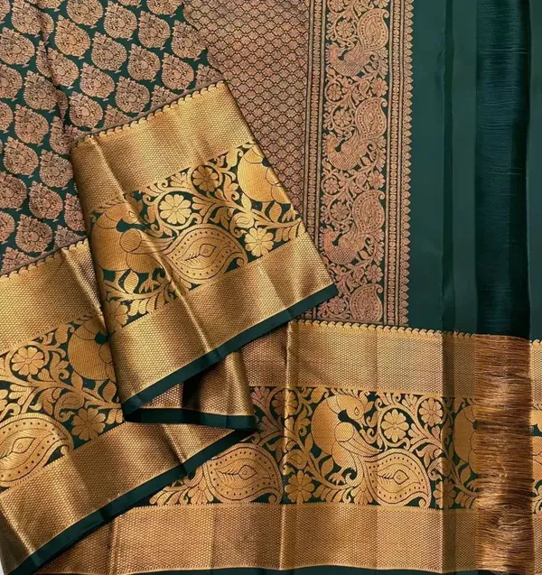 Dark_Green_Woven_Kanjivaram_Silk_Saree_with_Saree_Cover